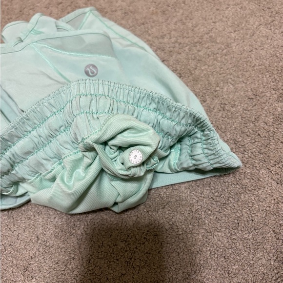 Lululemon Mint Green Hotty Hot Shorts - Picture 3 of 3
